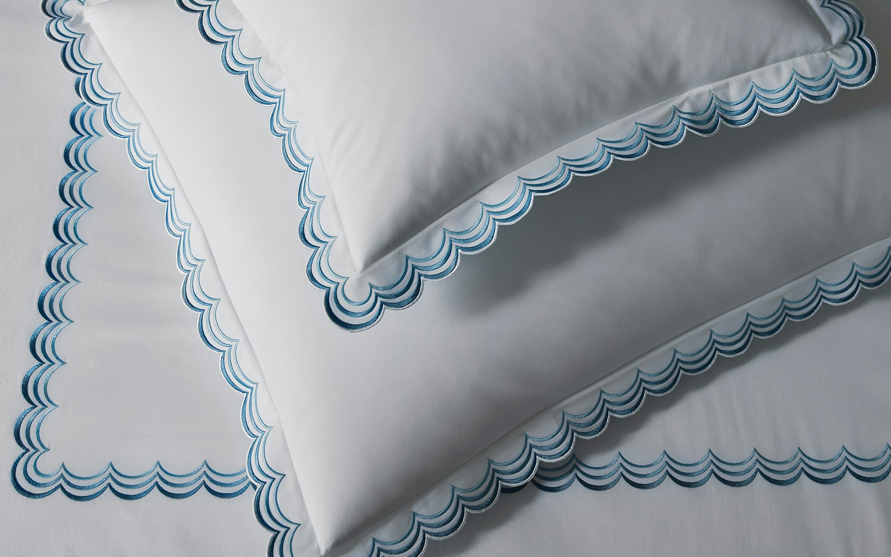 Matouk Stella Duvet Cover - Mocha