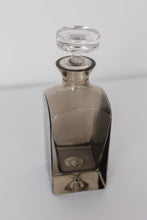 Load image into Gallery viewer, Estelle Heritage Decanter- Gray Smoke
